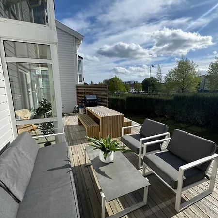 Lägenhet With Sunny Balcony *