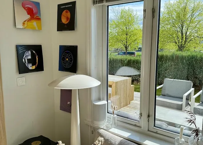 With Sunny Balcony 크리스티안산